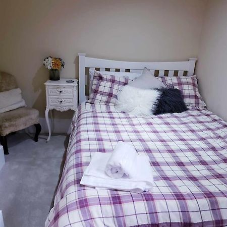 3 Bedroom 3 Bathroom Ground Floor Condo With Veranda Reigate Dış mekan fotoğraf