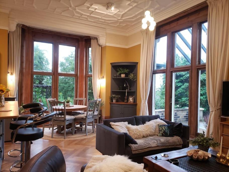 3 Bedroom 3 Bathroom Ground Floor Condo With Veranda Reigate Dış mekan fotoğraf