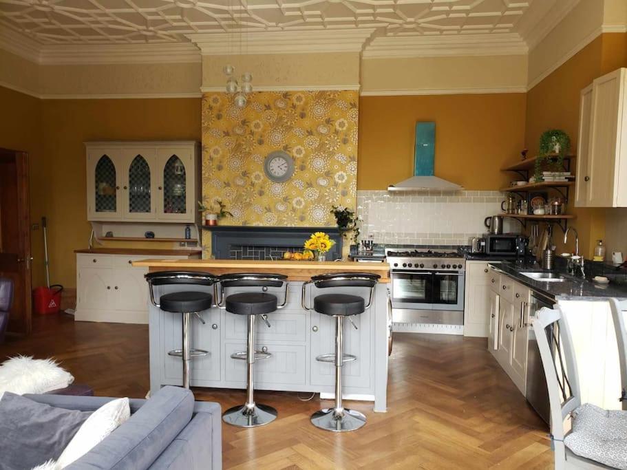 3 Bedroom 3 Bathroom Ground Floor Condo With Veranda Reigate Dış mekan fotoğraf