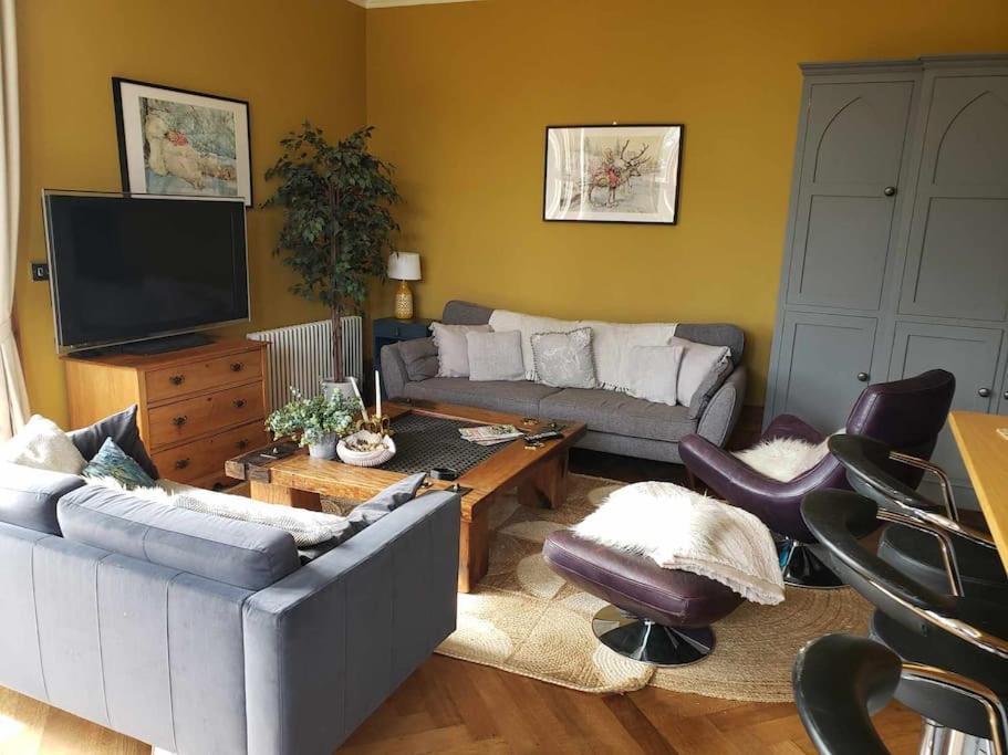 3 Bedroom 3 Bathroom Ground Floor Condo With Veranda Reigate Dış mekan fotoğraf